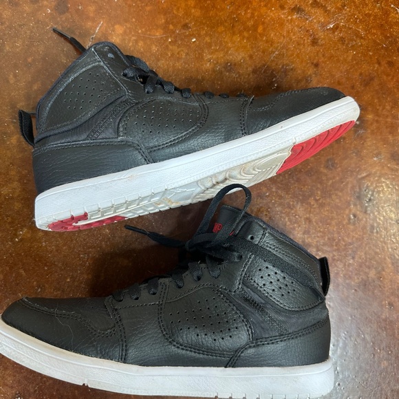 Jumpman Shoes - Picture 6 of 7